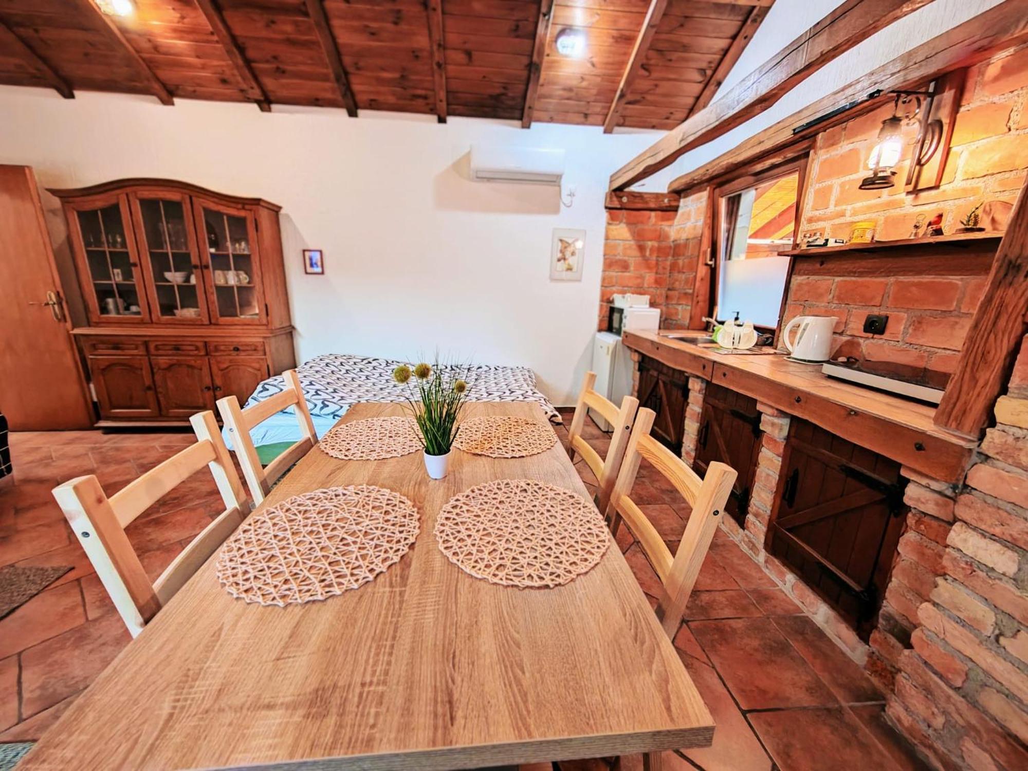 Studio Apartman Buteo Jastrebarsko Εξωτερικό φωτογραφία